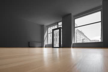 Vacant shop for retail